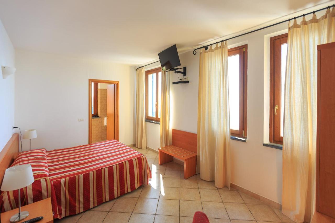 Albergo Luna Di Marzo Volastra Exterior photo