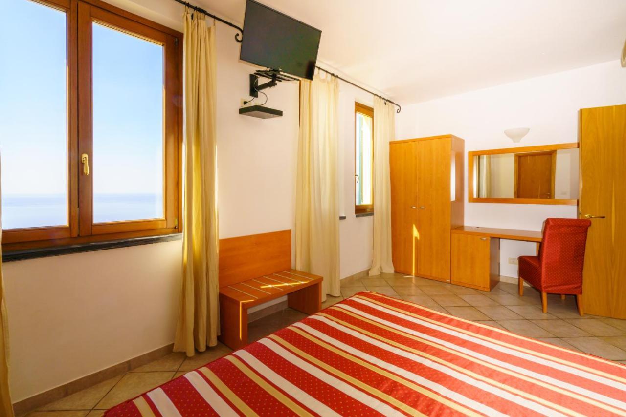 Albergo Luna Di Marzo Volastra Exterior photo